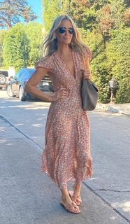 Molly Sims feet photo thumbnail