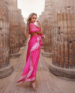 Carla Diaz feet photo thumbnail