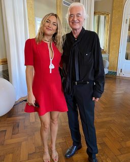 Kate Hudson feet photo thumbnail
