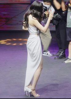 Mi Yang feet photo thumbnail