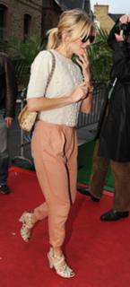 Sienna Miller feet photo thumbnail