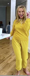 Reese Witherspoon feet photo thumbnail