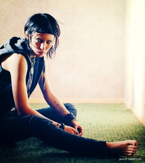 Rooney Mara feet photo thumbnail