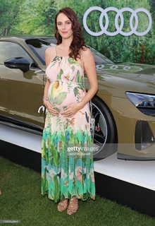 Kaya Scodelario feet photo thumbnail