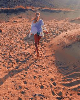 Doukissa Nomikou feet photo thumbnail