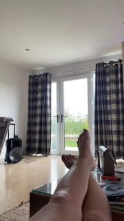 Georgia May Foote feet photo thumbnail