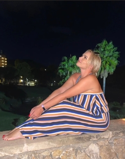 Daniela Katzenberger feet photo thumbnail