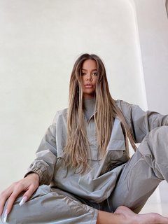 Khloé Kardashian feet photo thumbnail