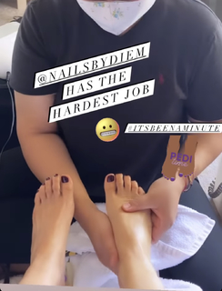 America Ferrera feet photo thumbnail