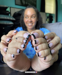 Deedee Rican feet photo thumbnail