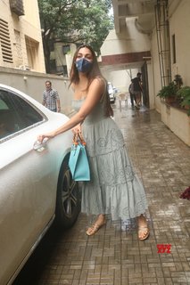 Kiara Advani feet photo thumbnail