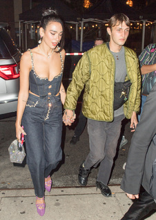 Dua Lipa feet photo thumbnail