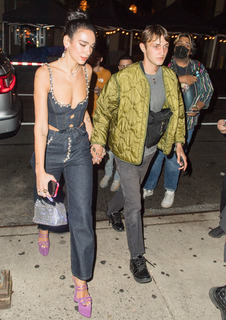 Dua Lipa feet photo thumbnail