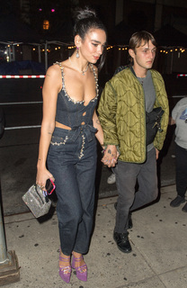 Dua Lipa feet photo thumbnail
