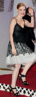 Jessica Chastain feet photo thumbnail