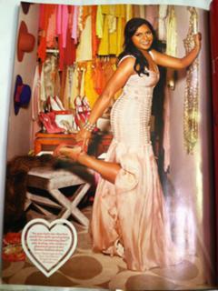 Mindy Kaling feet photo thumbnail