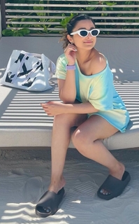 Parineeti Chopra feet photo thumbnail