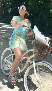 Parineeti Chopra feet photo thumbnail