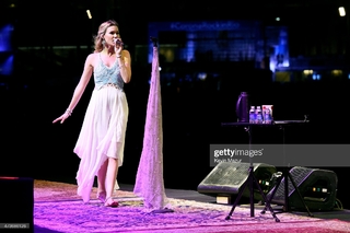 Joss Stone feet photo thumbnail