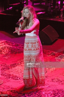 Joss Stone feet photo thumbnail