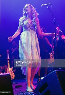 Joss Stone feet photo thumbnail