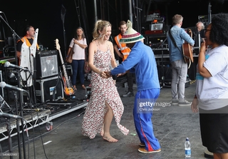 Joss Stone feet photo thumbnail