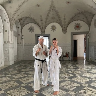 Michelle Hunziker feet photo thumbnail