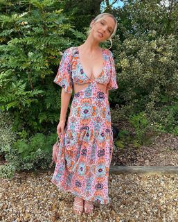Helen Flanagan feet photo thumbnail