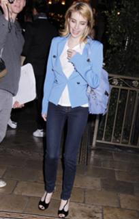 Emma Roberts feet photo thumbnail