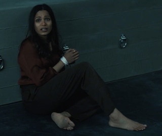 Freida Pinto feet photo thumbnail