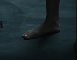 Freida Pinto feet photo thumbnail
