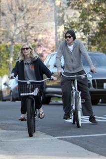 Kirsten Dunst feet photo thumbnail