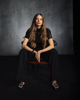 Xenia Tchoumitcheva feet photo thumbnail