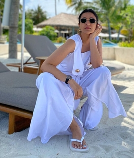 Parineeti Chopra feet photo thumbnail