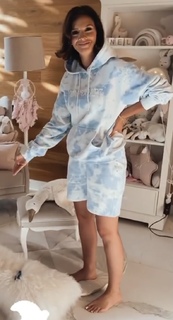 Klaudia Halejcio feet photo thumbnail