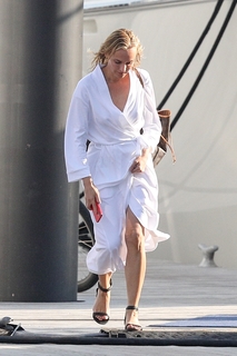 Diane Kruger feet photo thumbnail