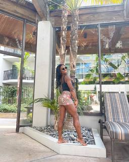 Simone Biles feet photo thumbnail