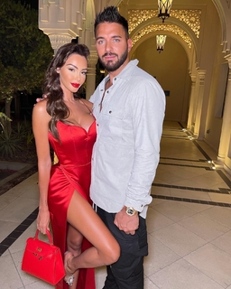 Nabilla Benattia feet photo thumbnail