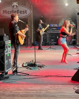 LeAnn Rimes feet photo thumbnail