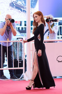 Jessica Chastain feet photo thumbnail