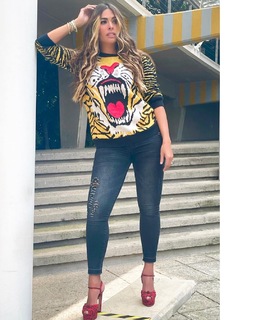 Galilea Montijo feet photo thumbnail