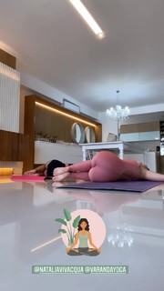 Larissa Manoela feet photo thumbnail