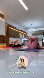 Larissa Manoela feet photo thumbnail