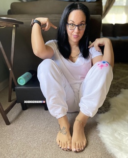 Deedee Rican feet photo thumbnail