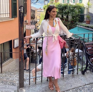 Dorra Zarrouk feet photo thumbnail