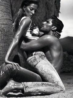 Gisele Bündchen feet photo thumbnail