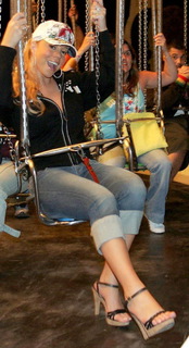 Mariah Carey feet photo thumbnail