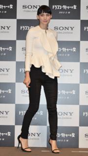 Rooney Mara feet photo thumbnail