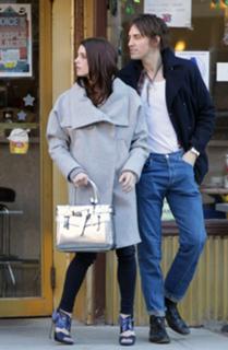 Ashley Greene feet photo thumbnail