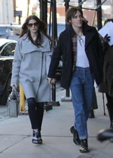 Ashley Greene feet photo thumbnail